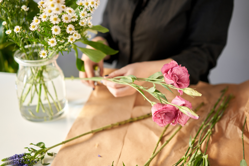How to Make Fresh Flowers Last Longer, According to Experts